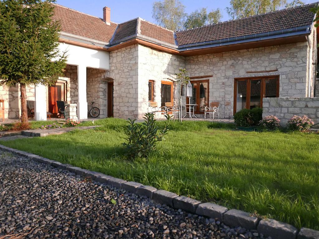 Uragya Vendeghaz Hotell Mád Exteriör bild